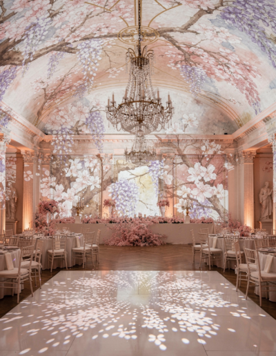 Mapping architectural intérieur recréant l'ambiance d'un palais de cristal ou d'un jardin d'hiver